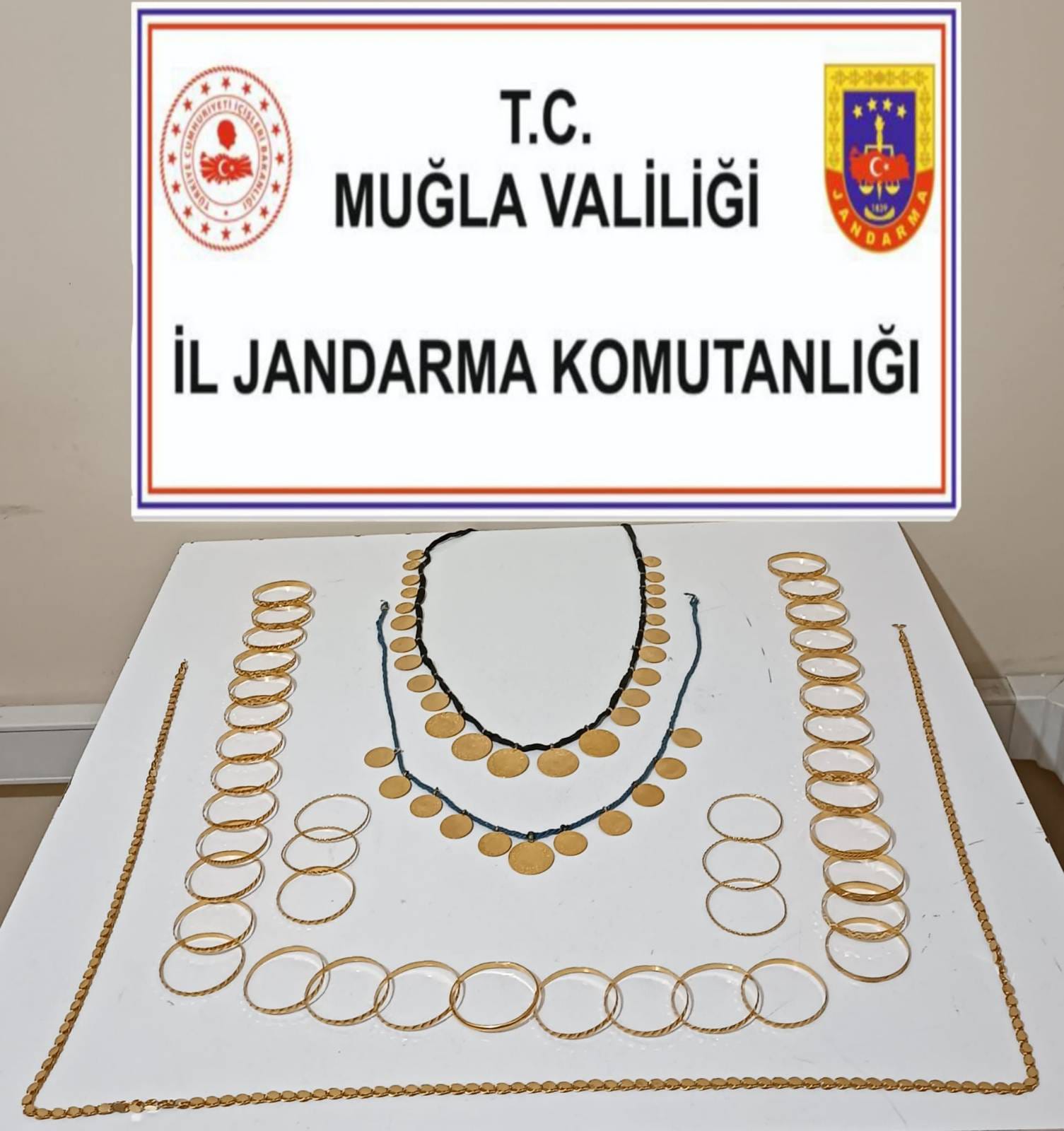 ZİYNET EŞYASI ÇALAN 2 ŞAHIS YAKALANDI