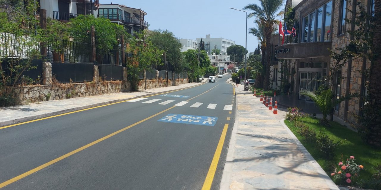 BODRUM MÜMTAZ ATAMAN CADDESİNDE ASFALT ÇALIŞMASI TAMAMLANDI