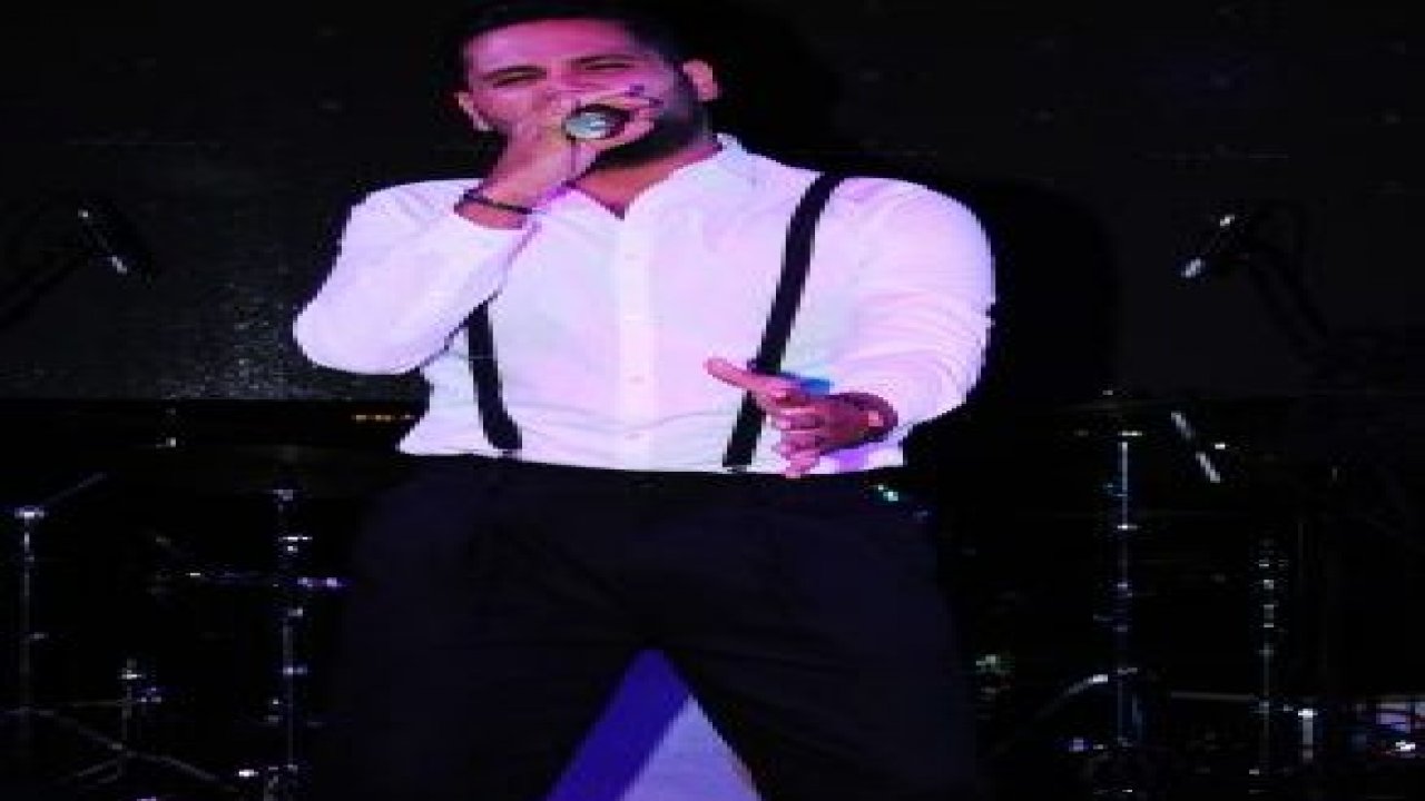 Kürşat Zengin tatilcileri coşturdu