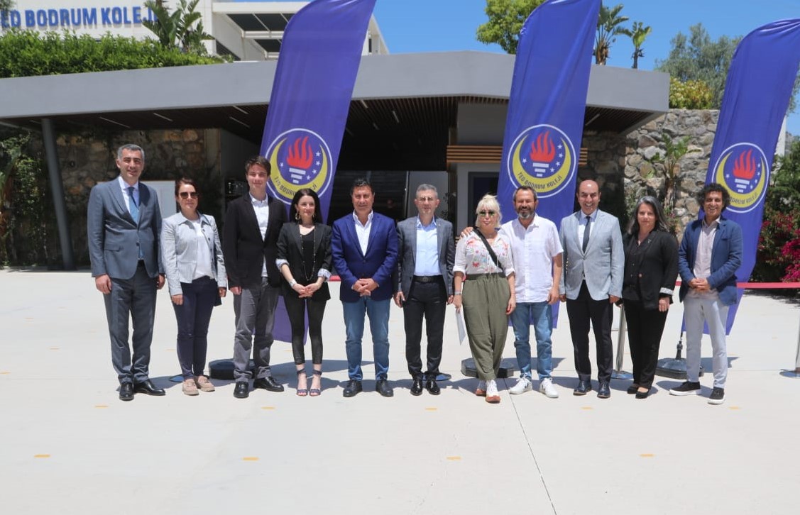 BELEDİYE İŞ BİRLİĞİNDE DEPREMZEDELER İÇİN KONSER