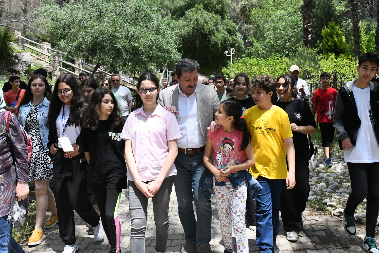 VALİ ORHAN TAVLI TEKNOFEST’İN YILDIZLARIYLA PİKNİKTE BİR ARAYA GELDİ