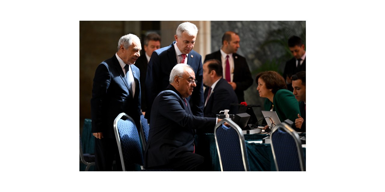 Milletvekilleri kayıt yaptırıyor