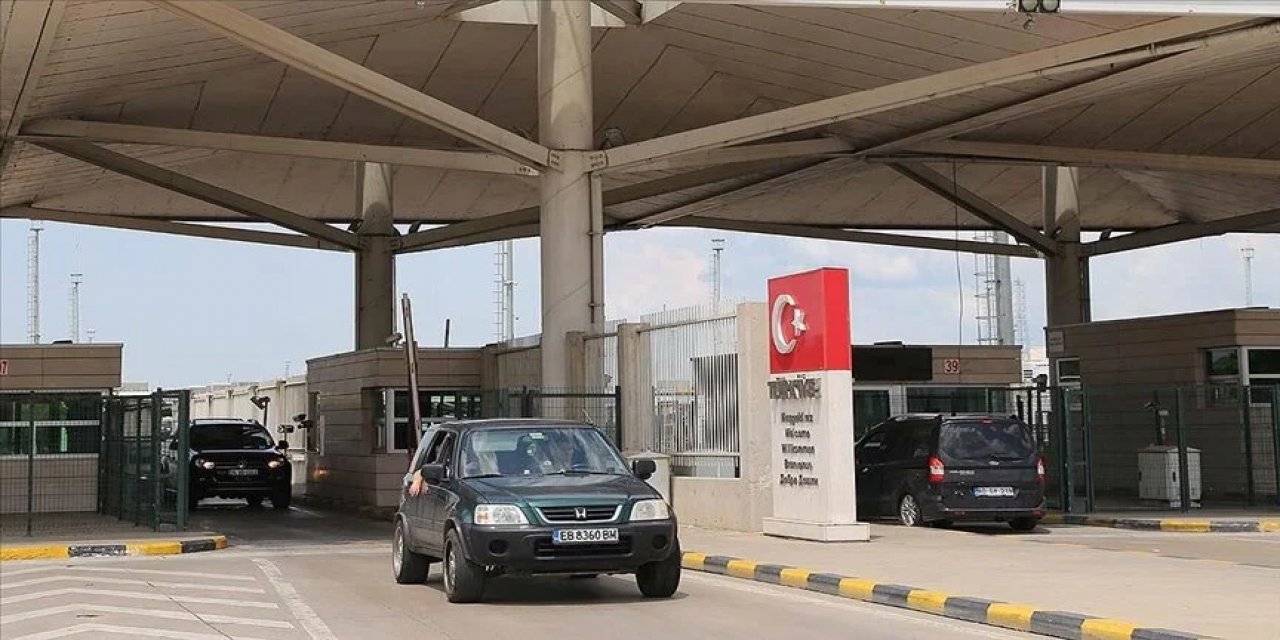 YURT DIŞINDA YAŞAYAN TÜRKLERİN ANA VATANA YOLCULUKLARI BAŞLADI