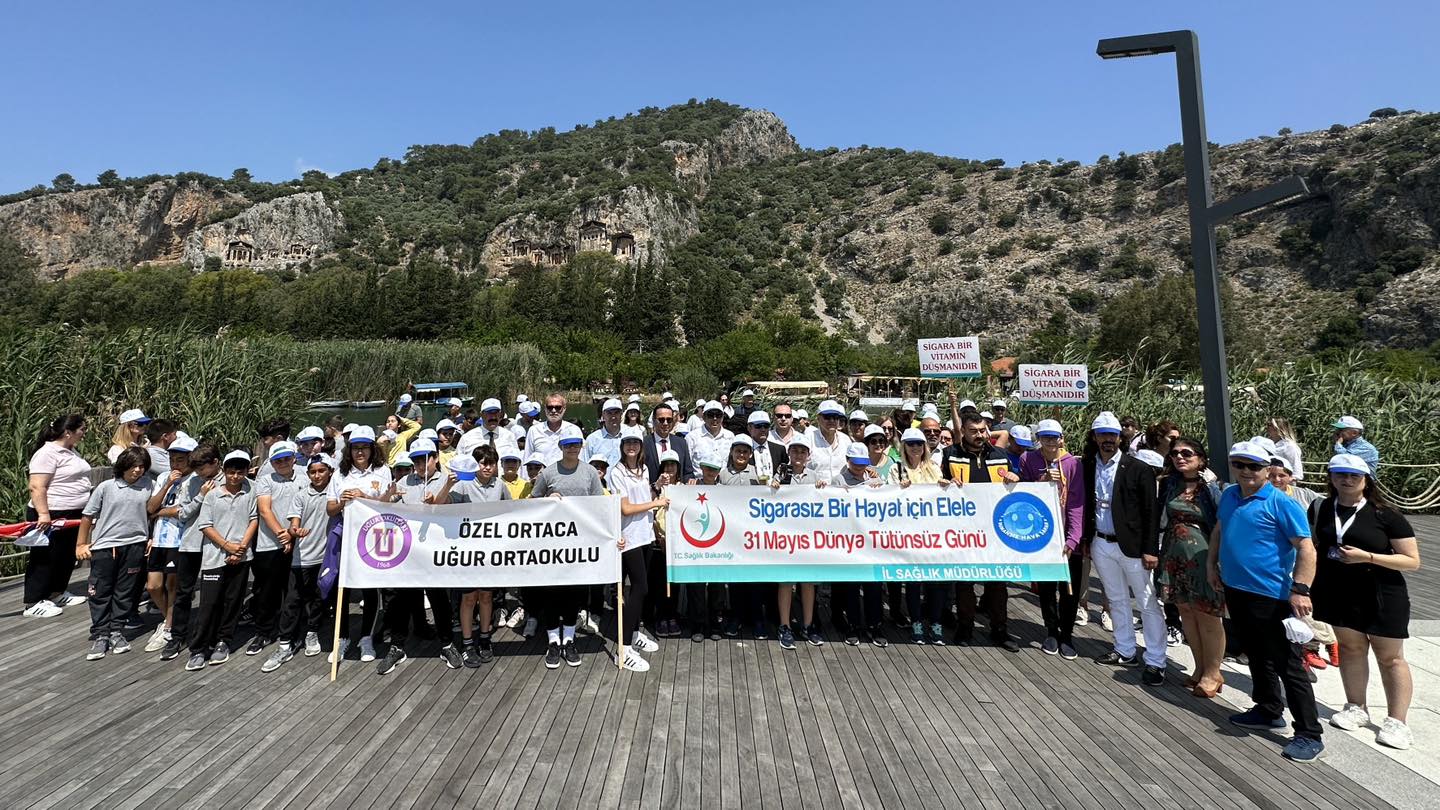 “ Sigarasız Bir Hayat için El Ele “ sloganıyla yürüyüş düzenlendi.