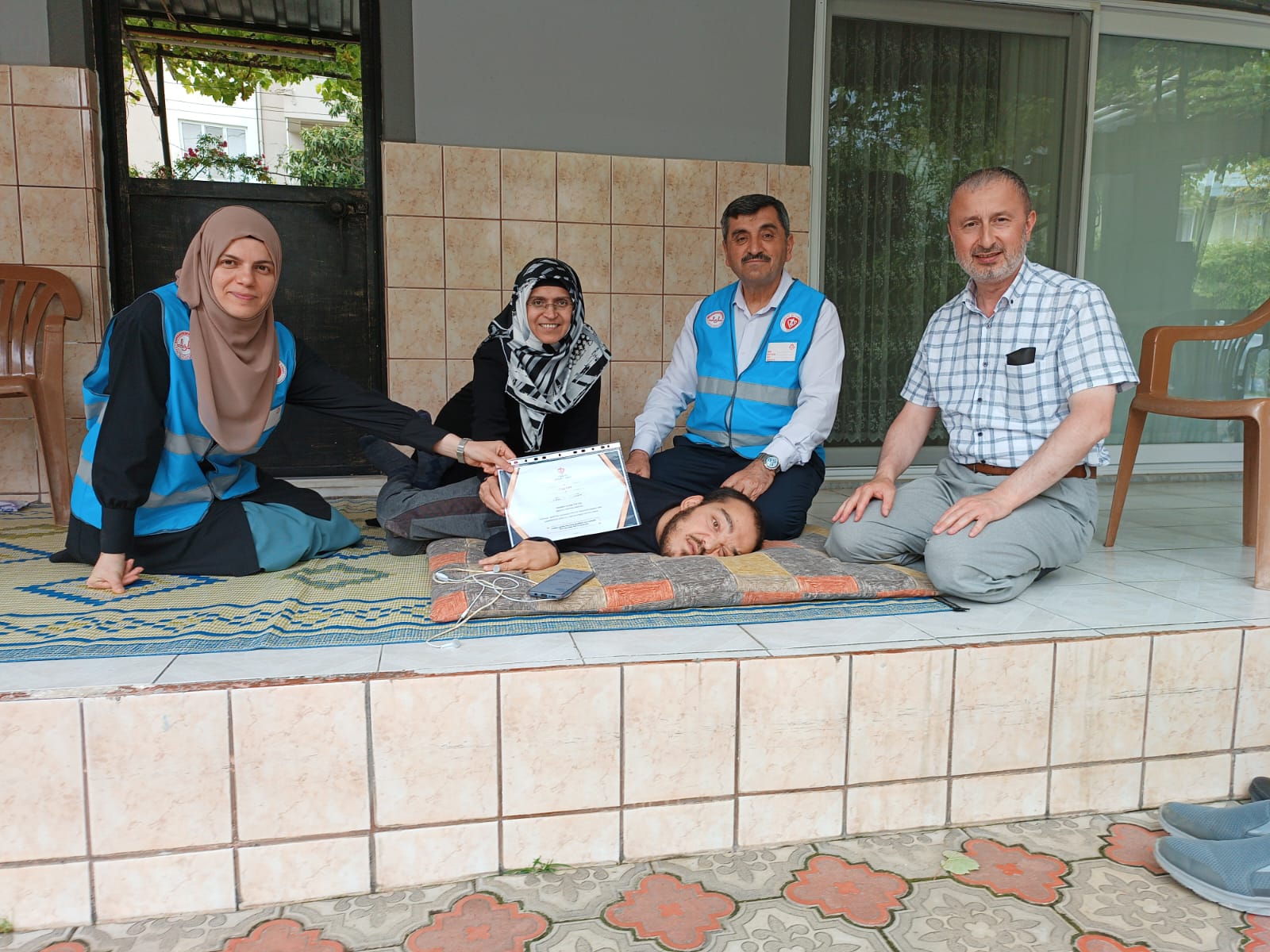 Bedensel engelli Erhan, kurban vekâletini TDV Ortaca’ya teslim etti