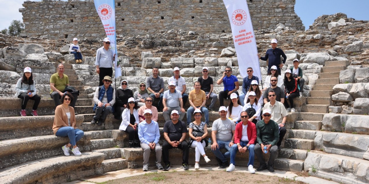 ÇEVRE HAFTASI’NDA İASOS ANTİK KENTİ’Nİ GEZDİLER