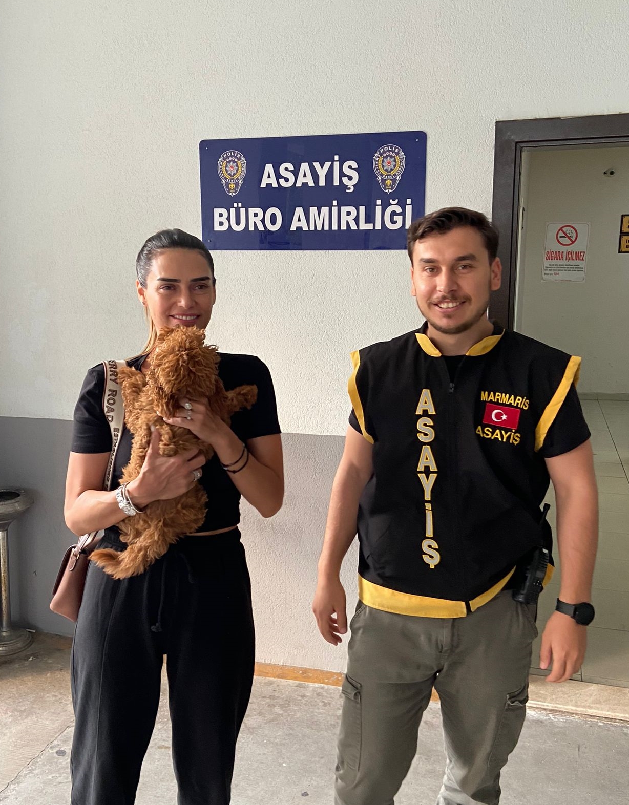 Turistin kaybolan köpeği sahibine teslim edildi