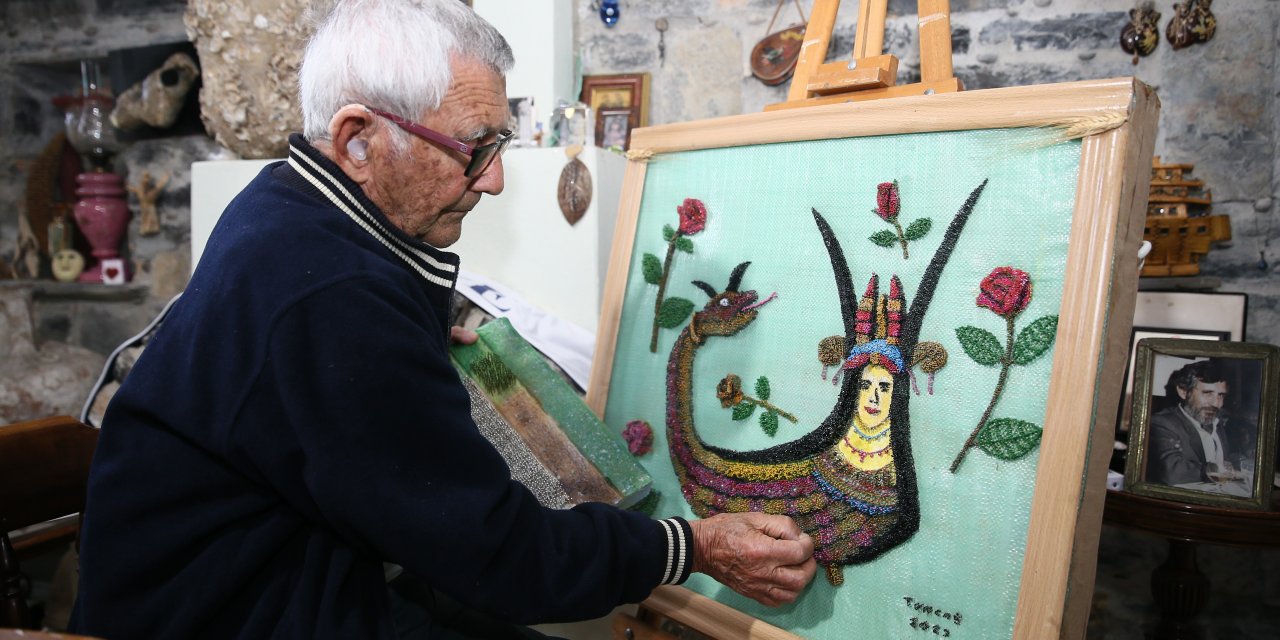 Üç ayda 47 bin toplu iğneyle şahmeran tablosu yaptı