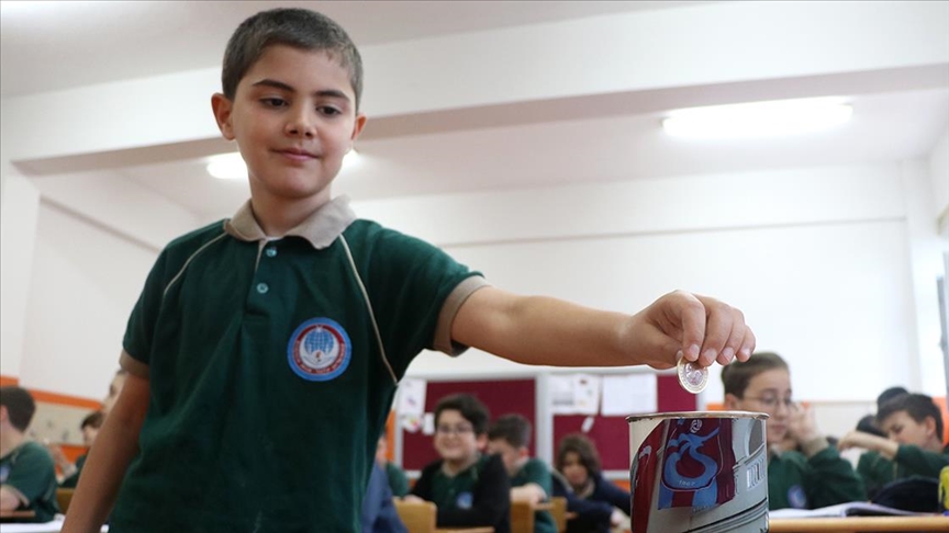 Yardımseverlikleriyle 11 ülkede ihtiyaç sahiplerinin kalbine dokundular