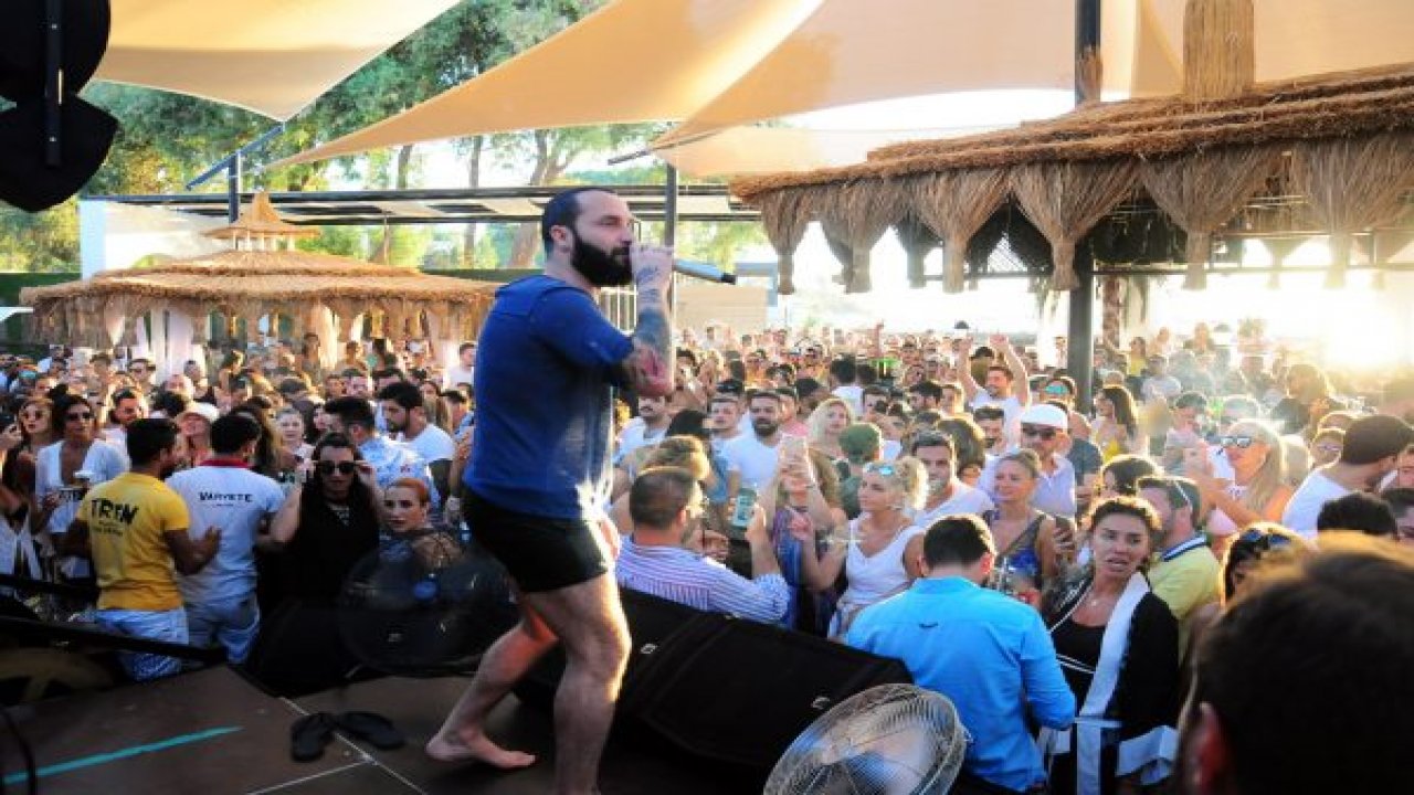 Berkay’dan beach konseri