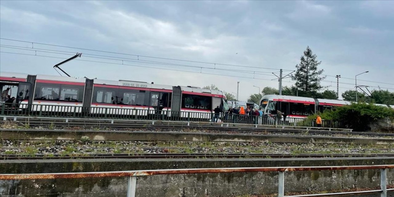 İki tramvayın çarpışması sonucu 26 kişi yaralandı
