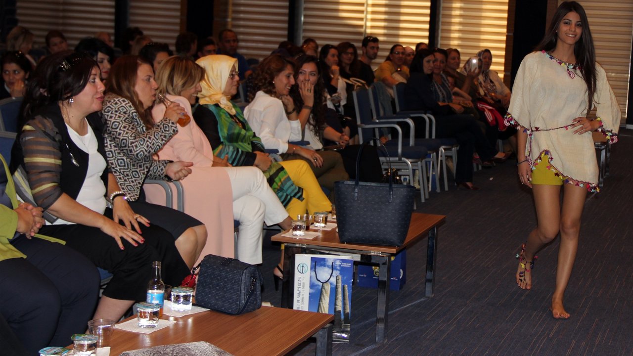 225 yıllık hazineler defilede sergilendi