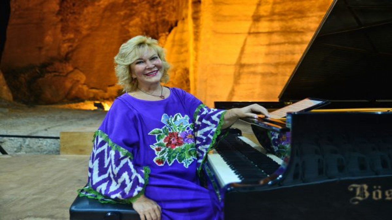 Gümüşlük’te festival Gülsin Onay’la kapandı