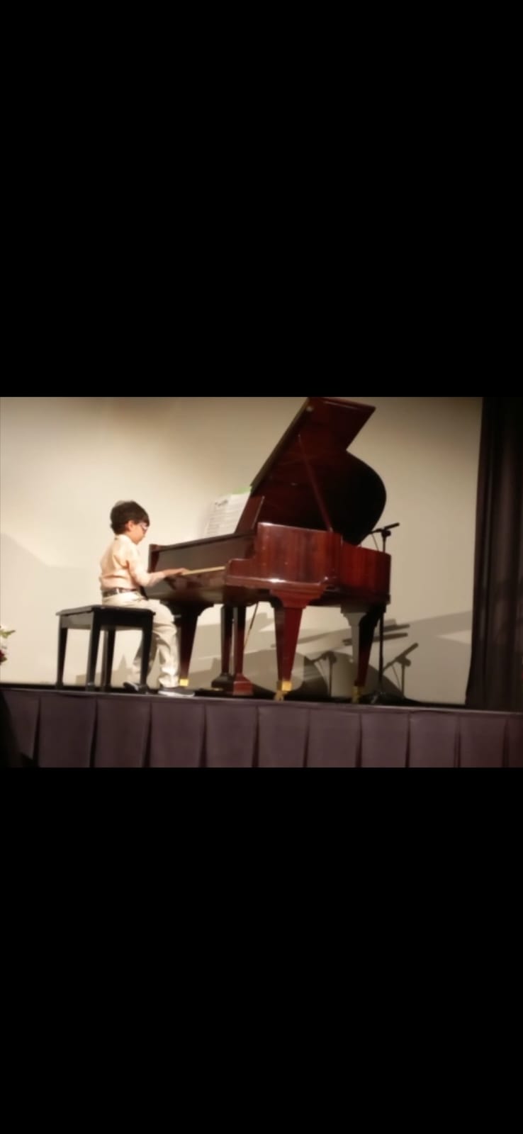 MİNİK ÖĞRENCİLERDEN DEV KONSER