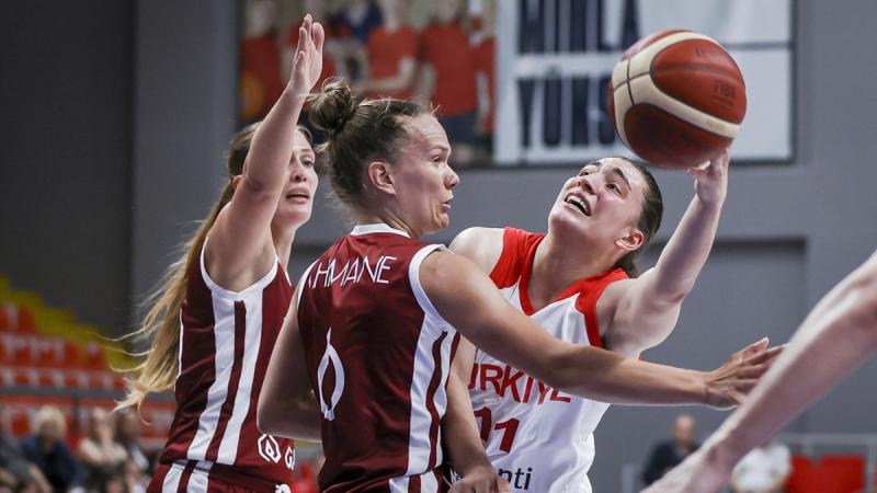 A Milli Kadın Basketbol Takımı hazırlık maçında Letonya'yı 75-51 mağlup etti