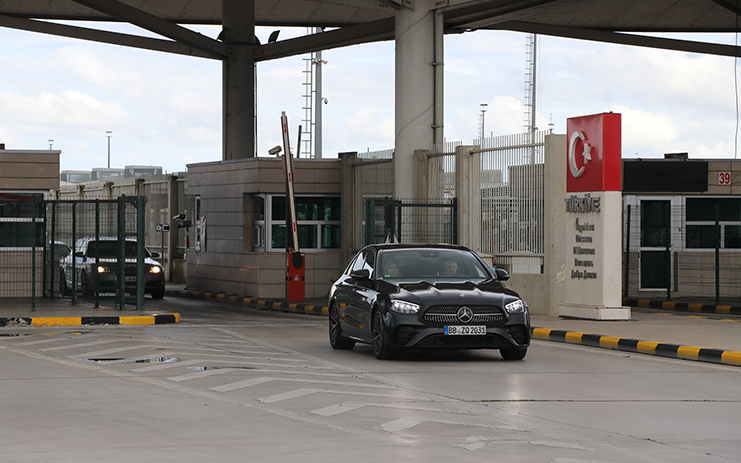 Bayrama memleketlerinde girmek isteyen gurbetçilerin gelişleri sürüyor