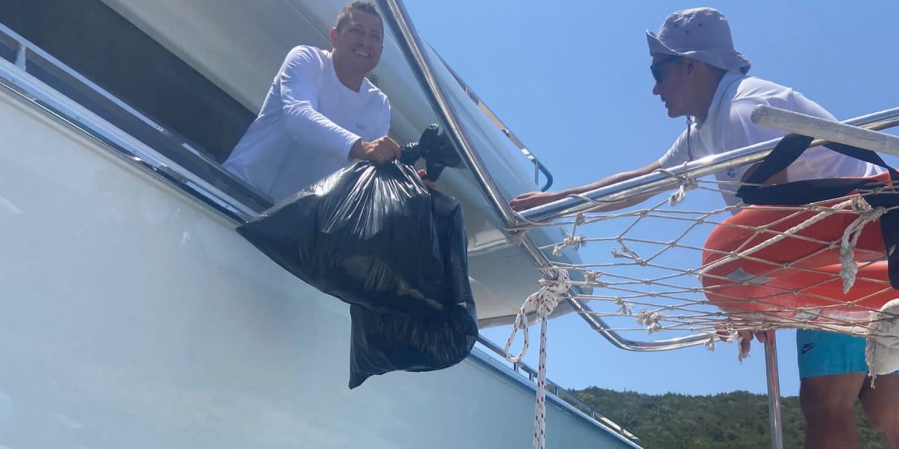 Bodrum'da ada ve koylarda temizlik yapıldı