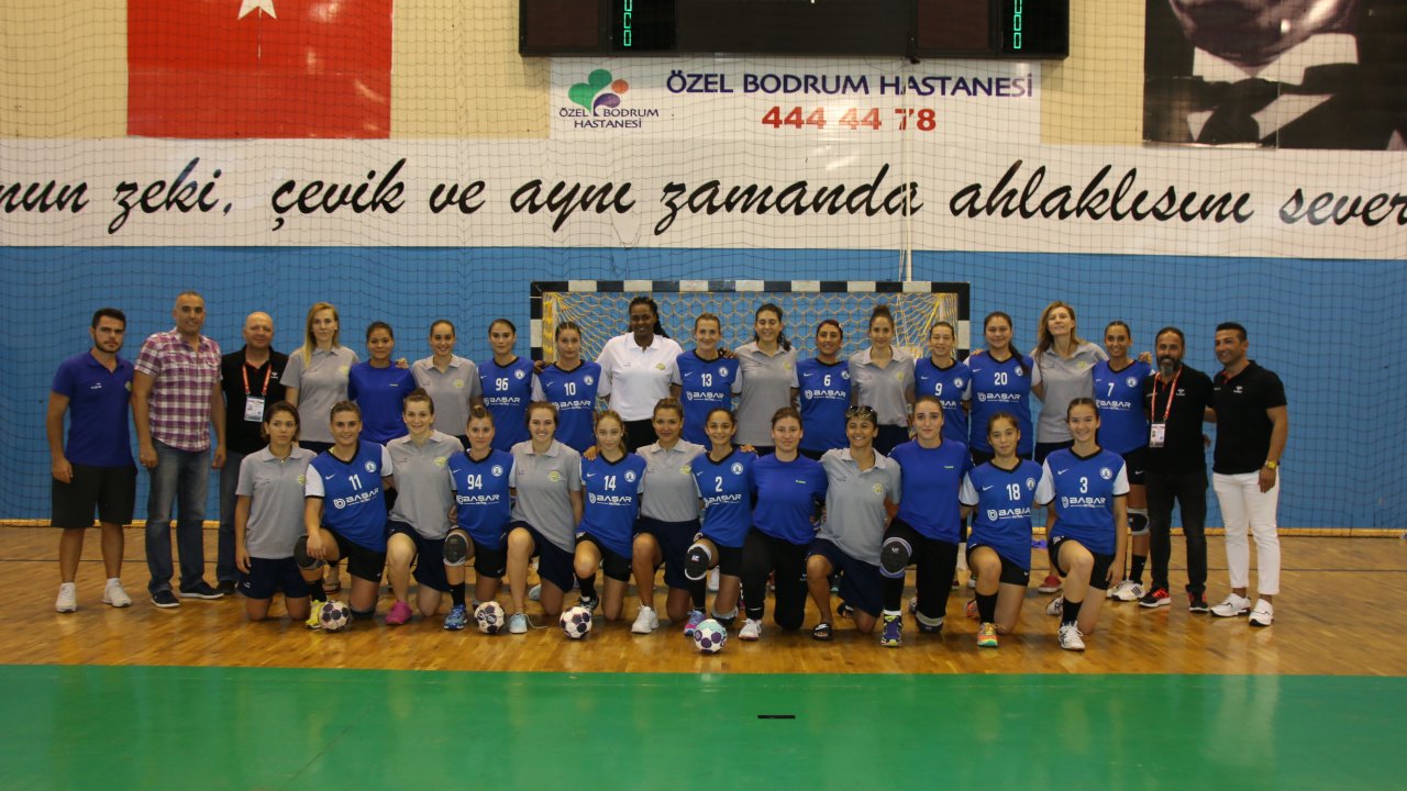 KIRÇİÇEKLERİ'NDEN, DENİZİN KIZLARI'NA BÜYÜK DESTEK