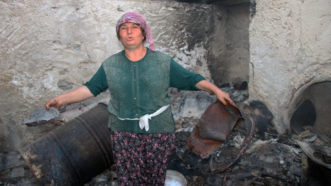 Herşeyini kaybetti evini terk etmiyor