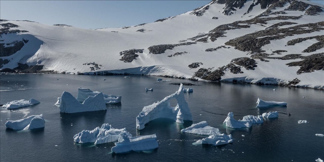 Buzulların erimesi Türkiye'yi çevreleyen denizlerdeki su seviyesini yükseltiyor