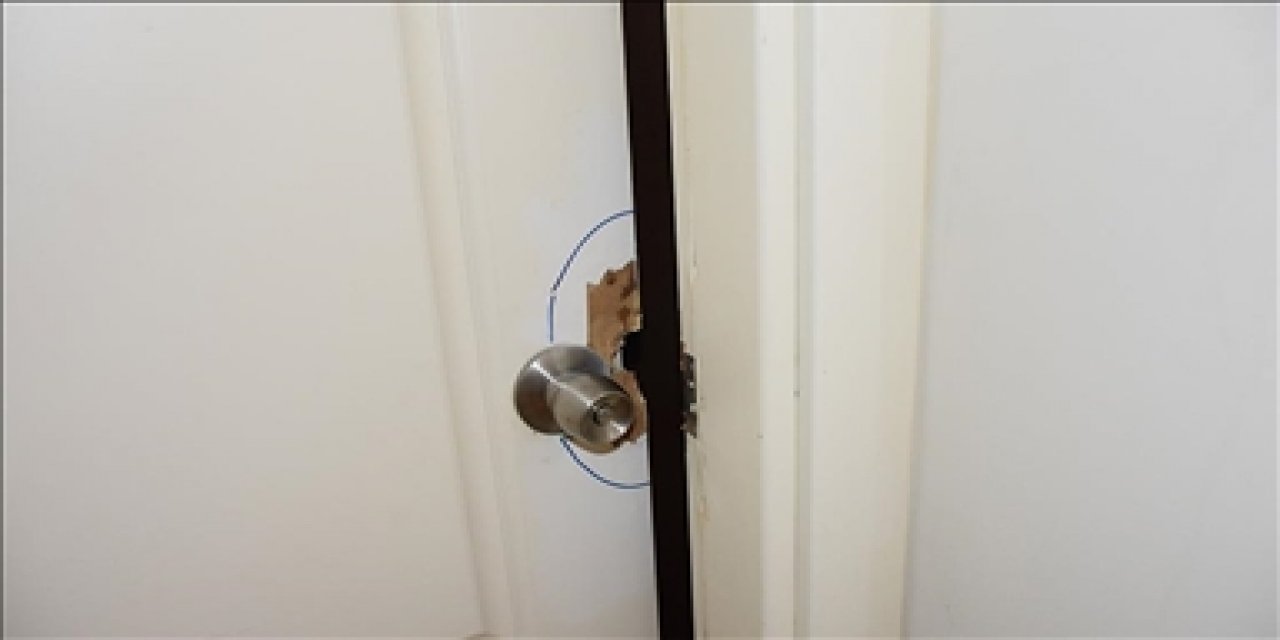 Marmaris'te darbecilerin 15 Temmuz gecesi zarar verdiği otel odasındaki izler korunuyor