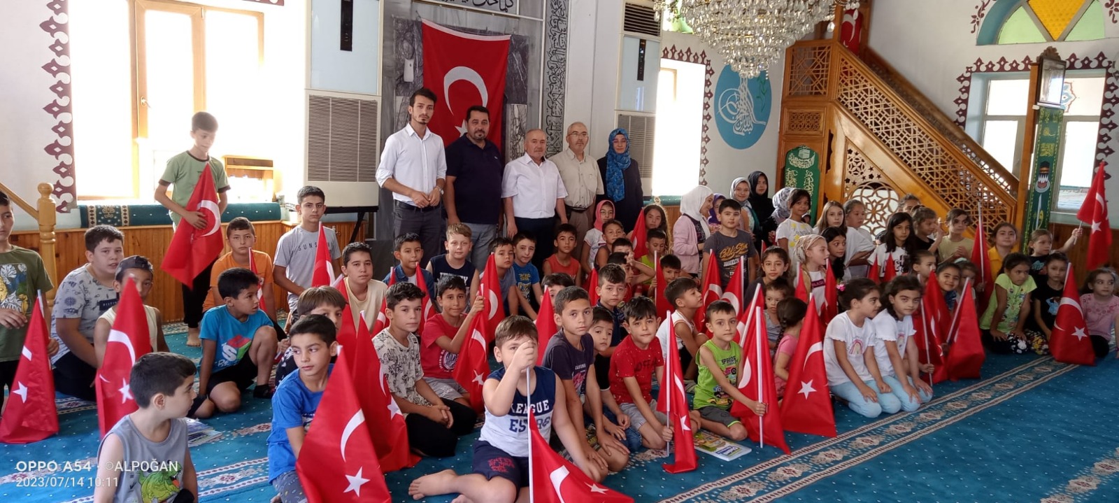 YATAĞAN YAZ KUR'AN KURSU ÖĞRENCİLERİ 15 TEMUZ ŞEHİTLERİNİ ANDI