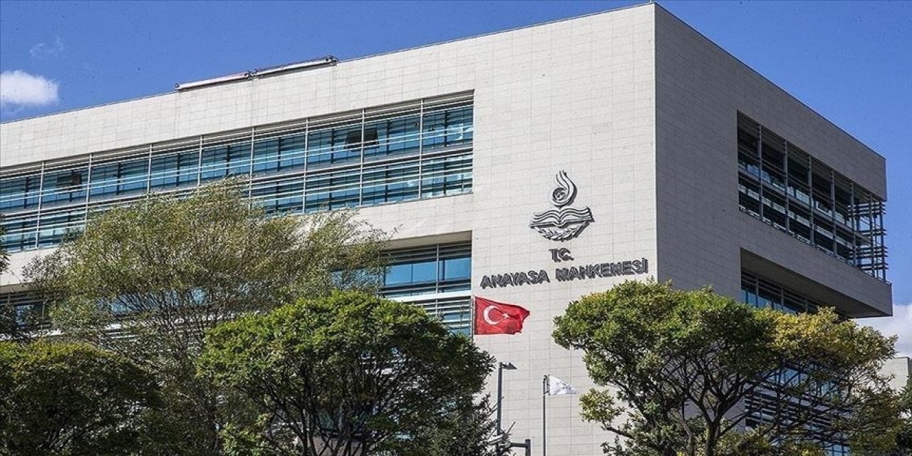 Kolluk personelinin görev dışında amirlerini eleştirmesine ceza öngören hüküm iptal edildi