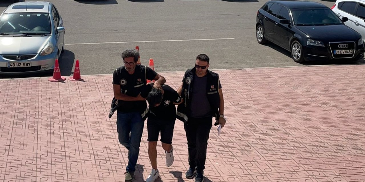 Bodrum'da kendini MİT mensubu olarak tanıtarak dolandırıcılık yapan zanlı yakalandı