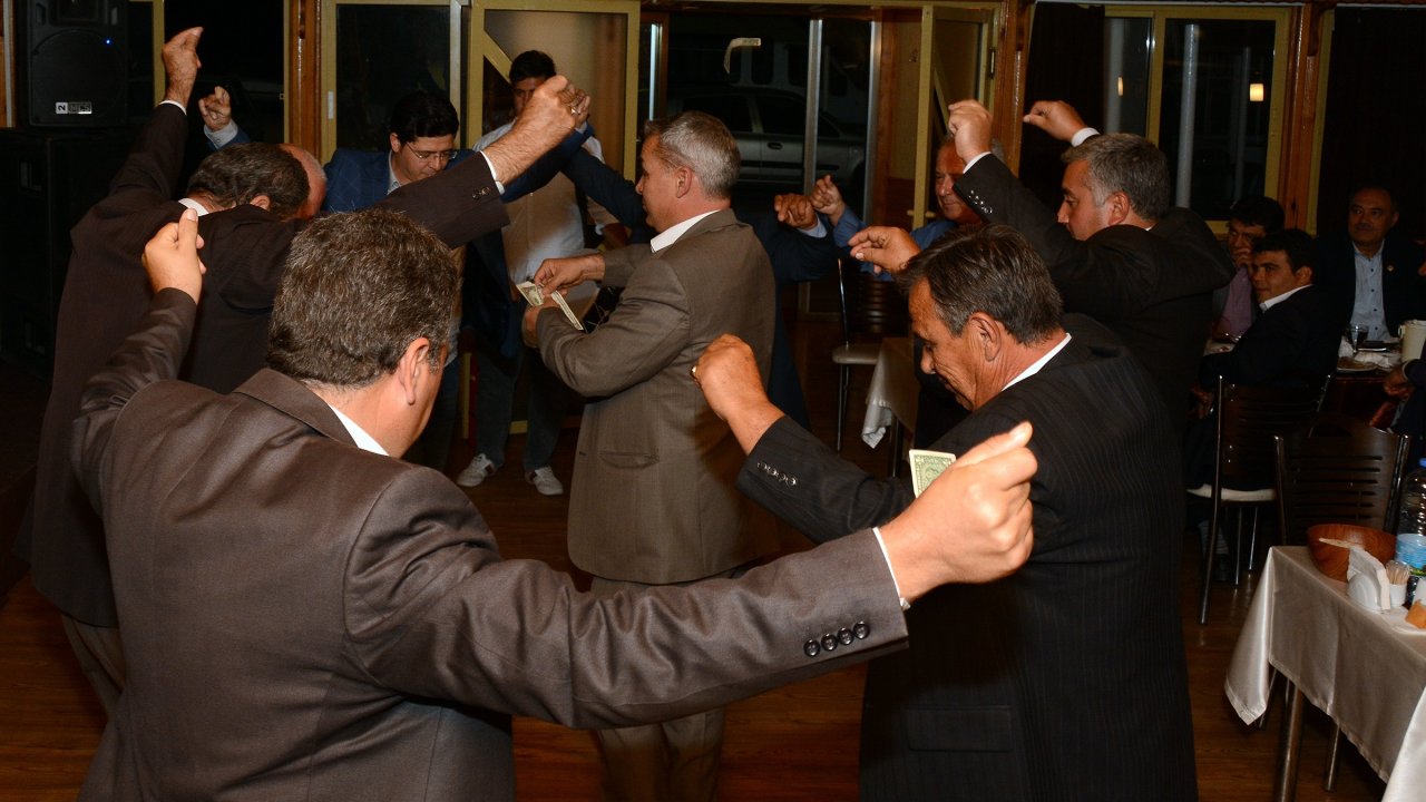 Muhtarlar gecede coştu