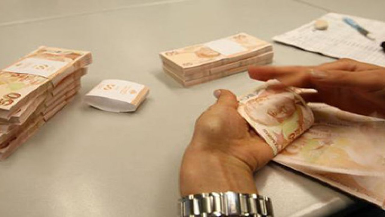 Memur emeklilerinin ikramiye ödemeleri sürüyor