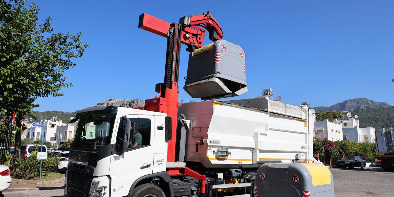 Çevreci konteynırlar Marmaris’te hizmete sunuldu