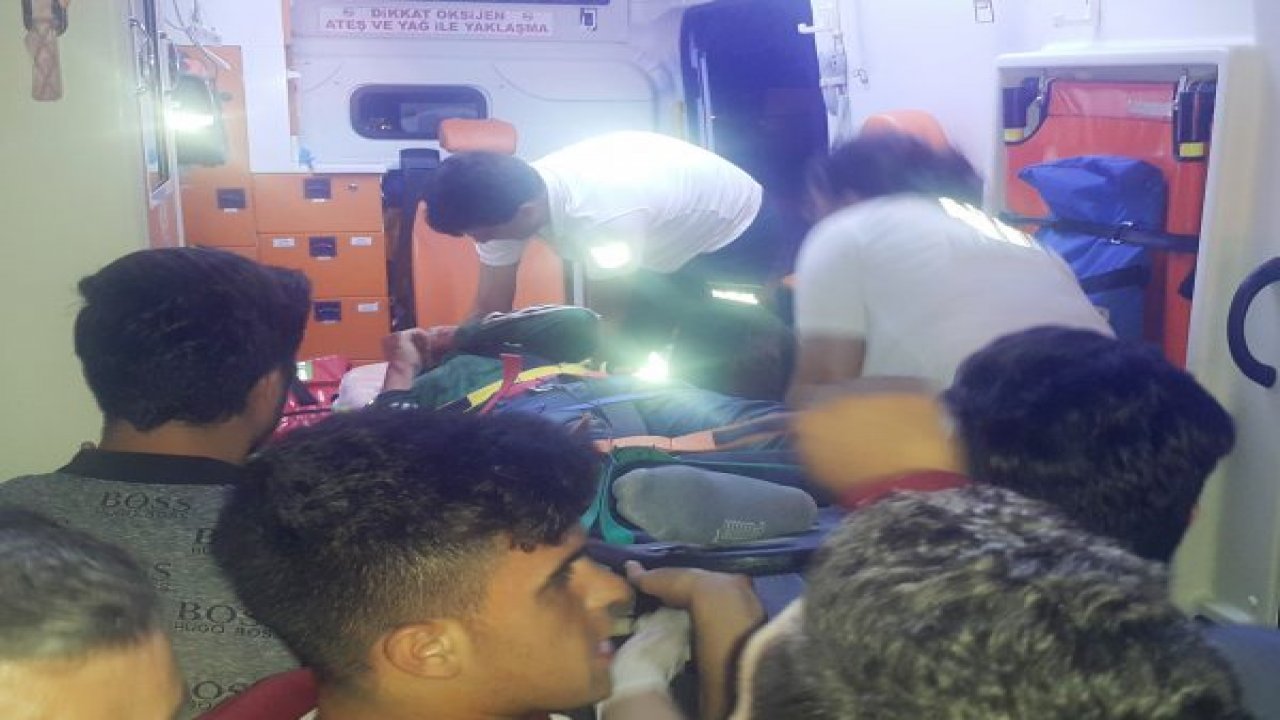 Motosiklet yayaya çarptı; 2 yaralı