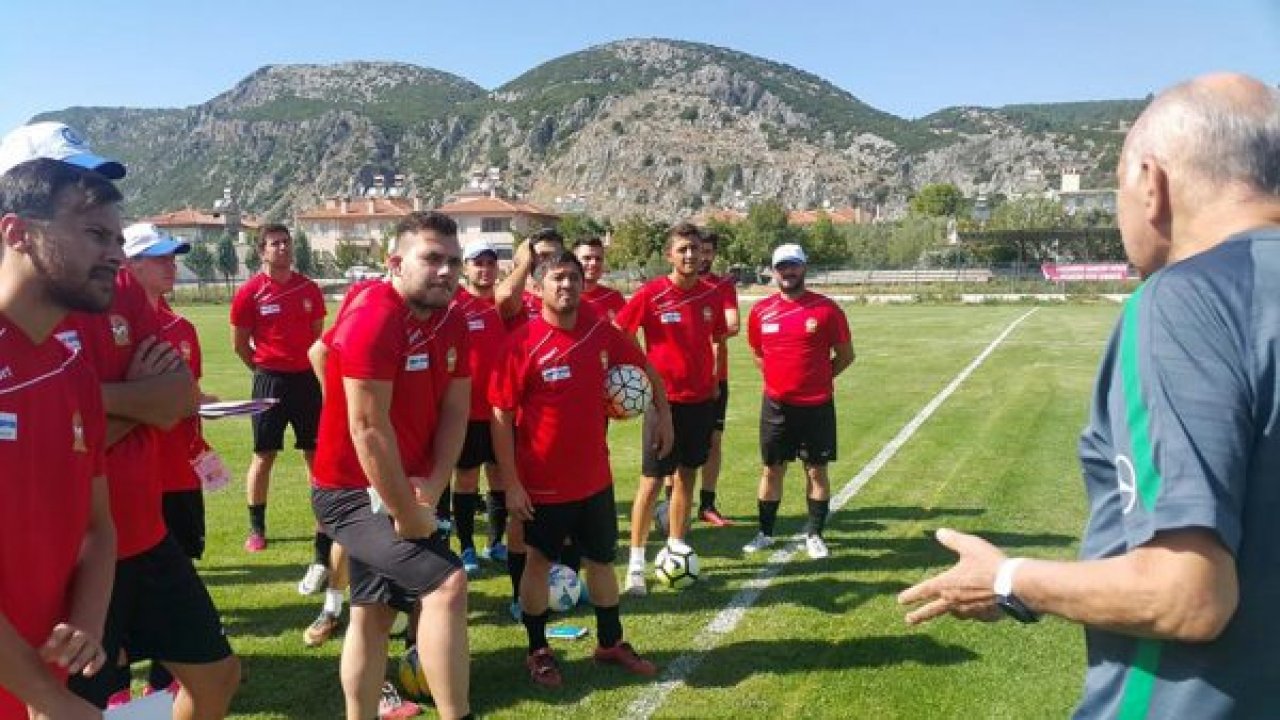 Futbol antrenörlük kursu başladı