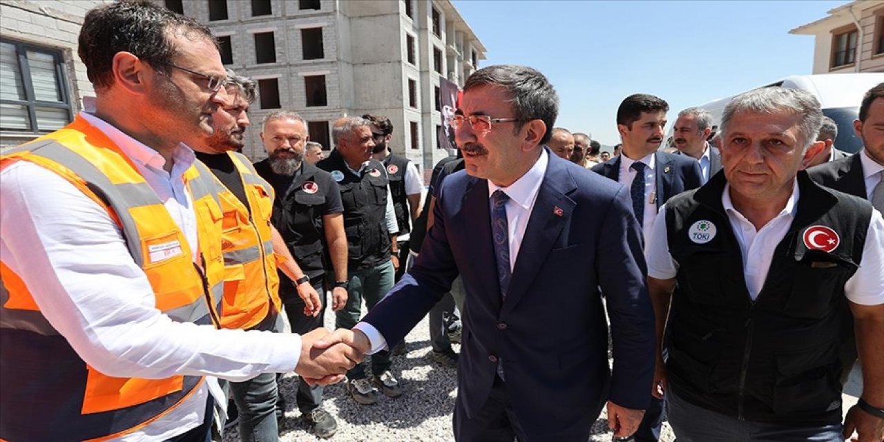 Cumhurbaşkanı Yardımcısı Yılmaz: Depremler, 11 ilimiz ve 14 milyondan fazla insanımızı doğrudan etkiledi