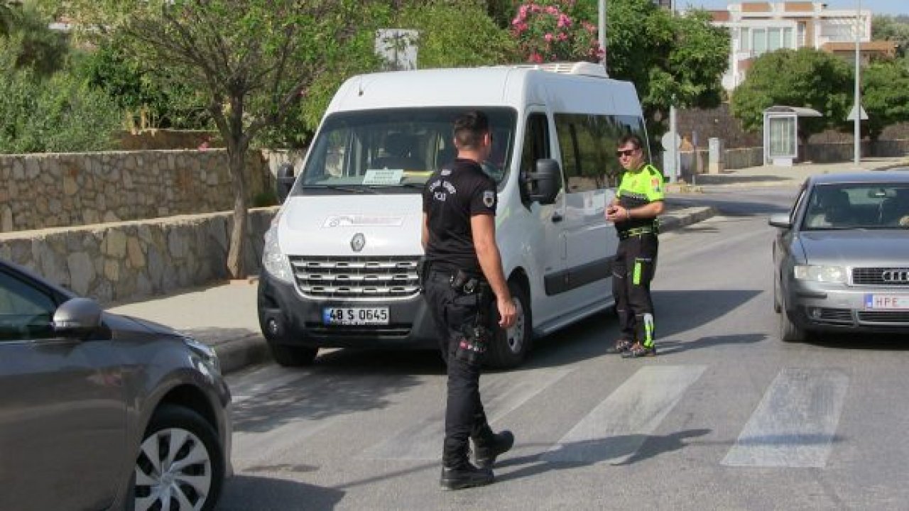 Okul önlerinde uygulamalar sıklaştı