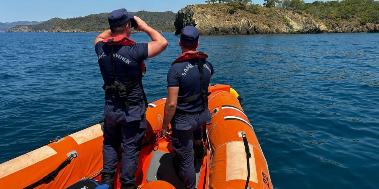 Kaybolan kişiye açık denizde sığındığı teknede ulaşıldı