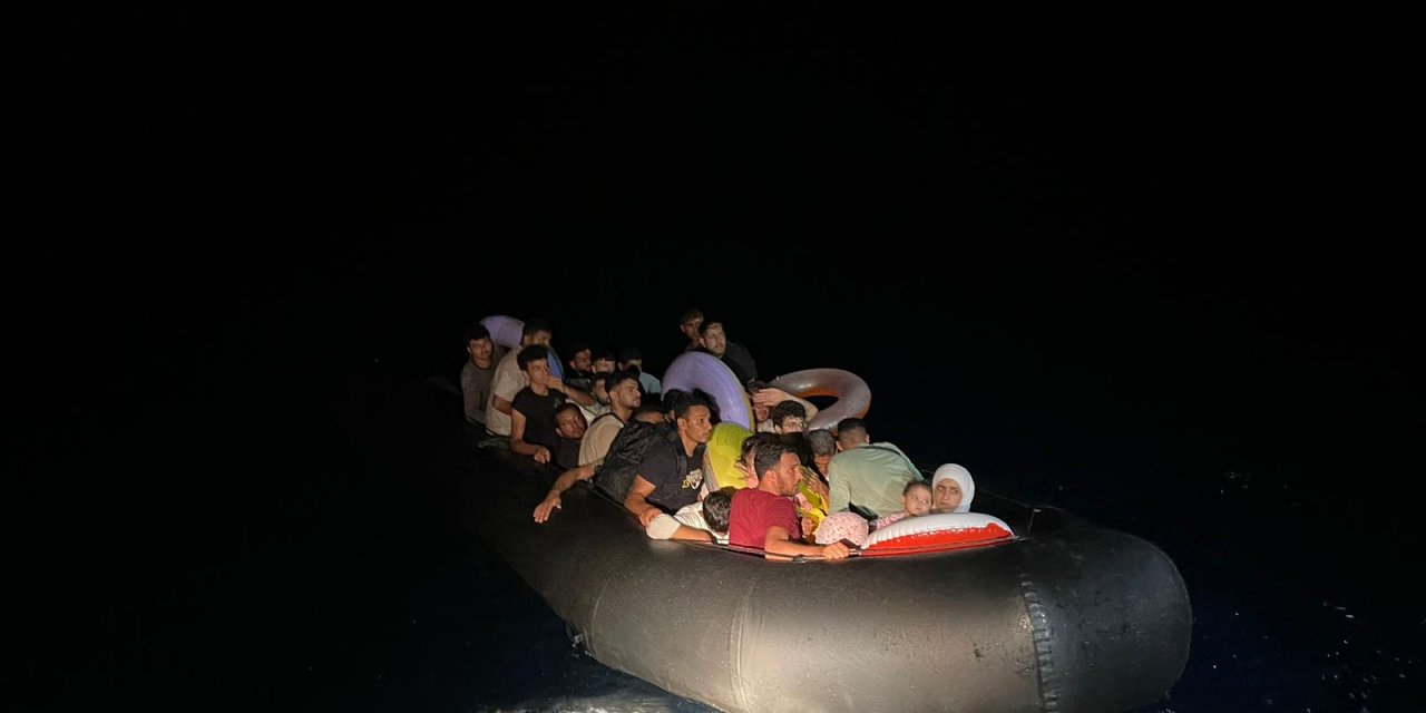 Datça açıklarında 28 düzensiz göçmen yakalandı