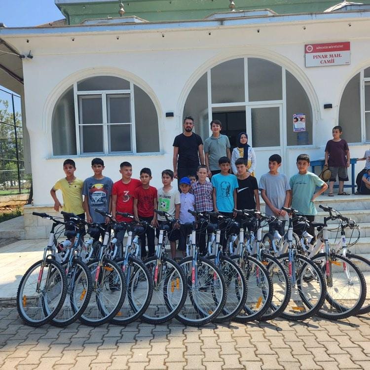 KÖYCEĞİZ’DE 40 GÜN SABAH NAMAZINA GELENE BİSİKLET HEDİYE