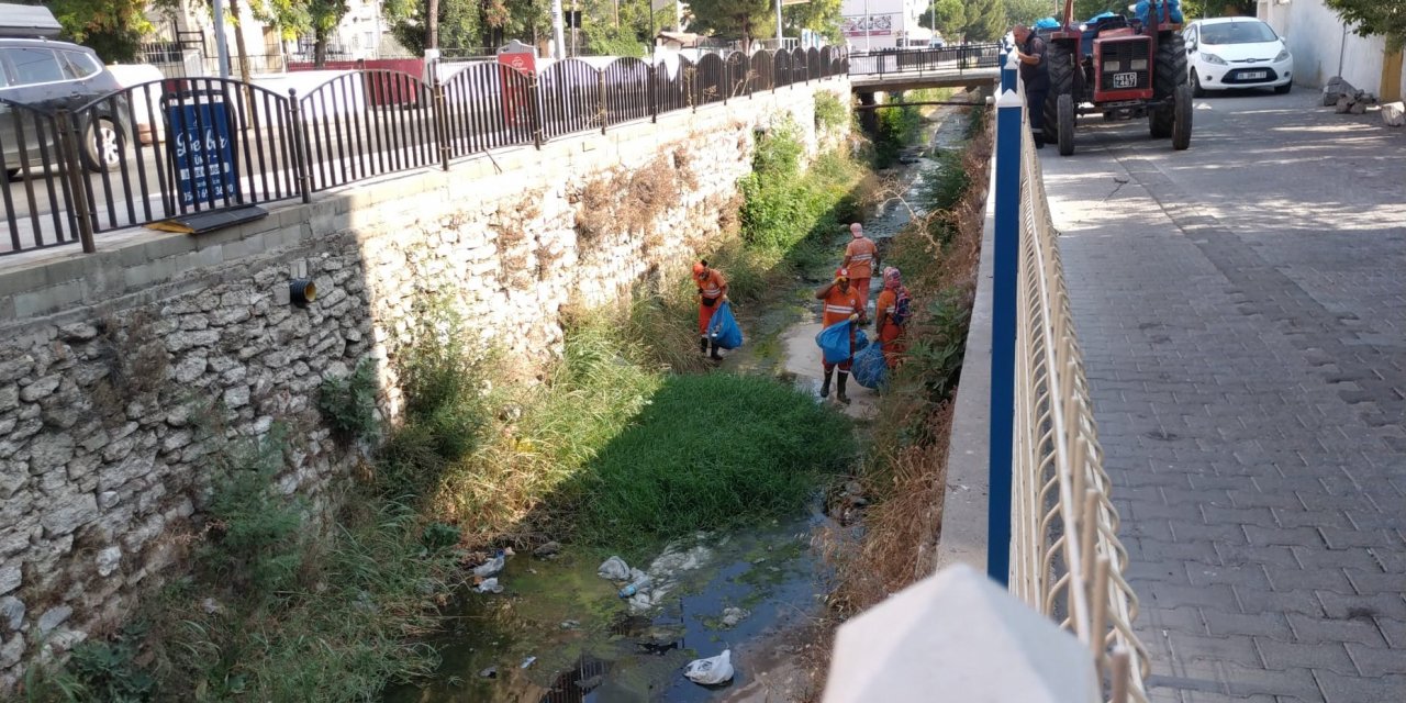 BALAVCA'DAN 2 TRAKTÖR DOLUSU ATIK TOPLANDI