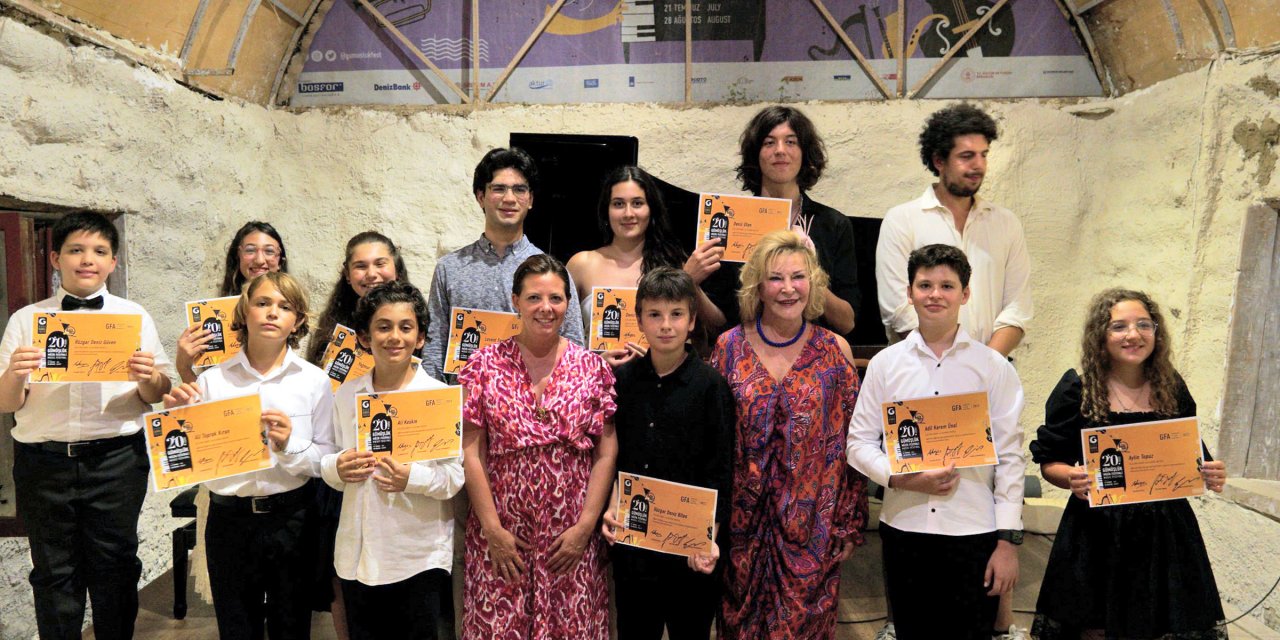 Gümüşlük’te geleceğin piyanistleri yetişiyor