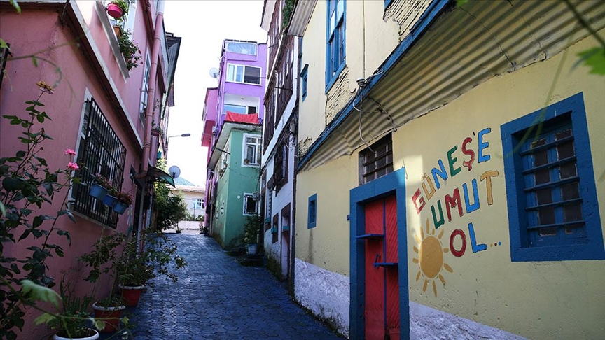 Renklerle canlanan Taflanaltı Sokak turistik mekan haline geldi