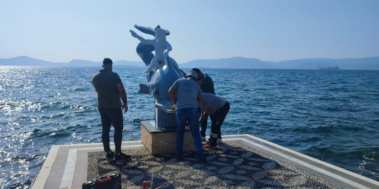 HERMİAS HEYKELİ YENİDEN GÜLLÜK HALKIYLA BULUŞTU