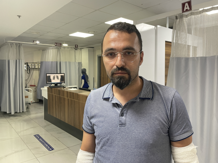 Hasta yakınları doktoru darp etti