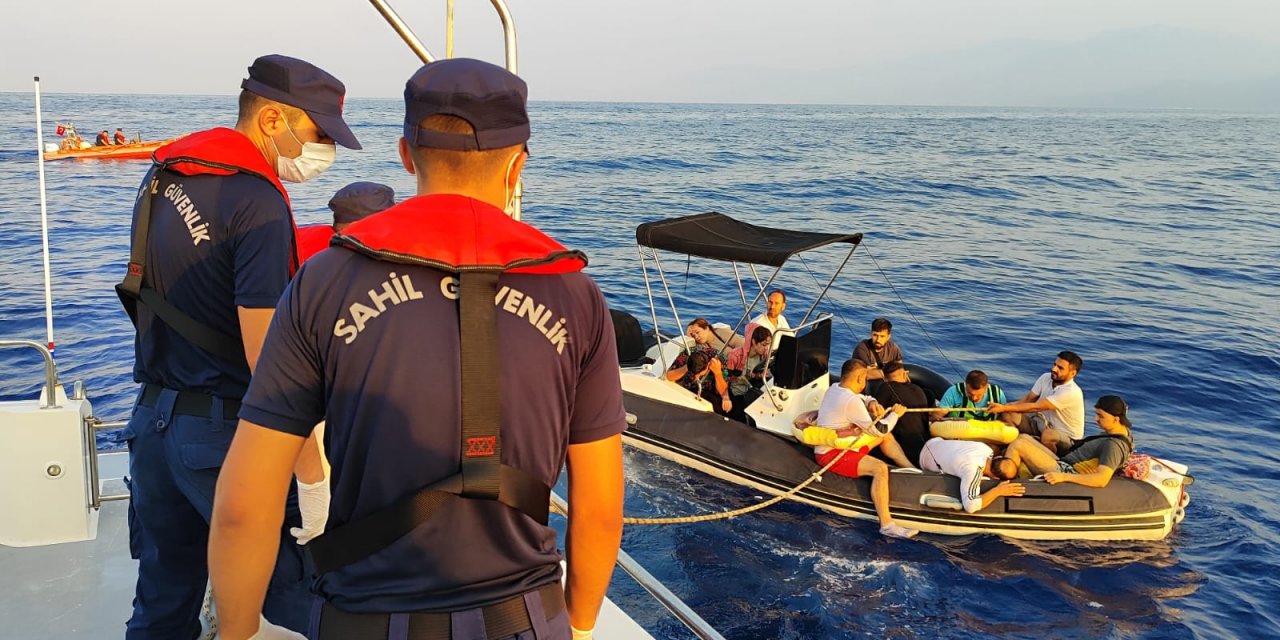 Muğla açıklarında 43 düzensiz göçmen kurtarıldı, 14 göçmen yakalandı