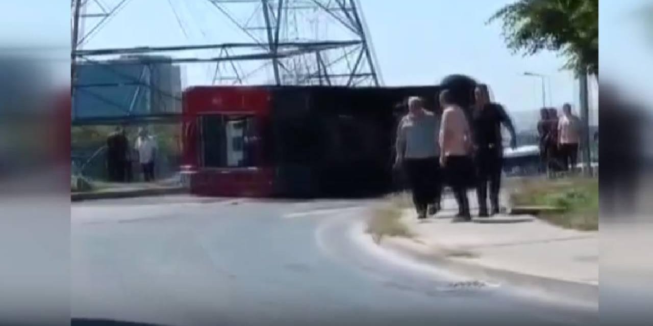 Esenler'de yangına giderken devrilen itfaiye aracındaki 2 personel yaralandı