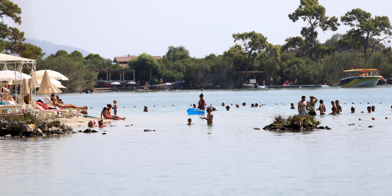 Sahillerde tatilci yoğunluğu yaşanıyor