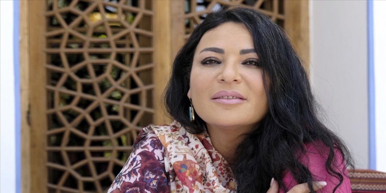 İranlı yazar Shahzadeh N. İgual, ülkesinin tarihteki bilinmeyenlerini Türkçe yazıyor