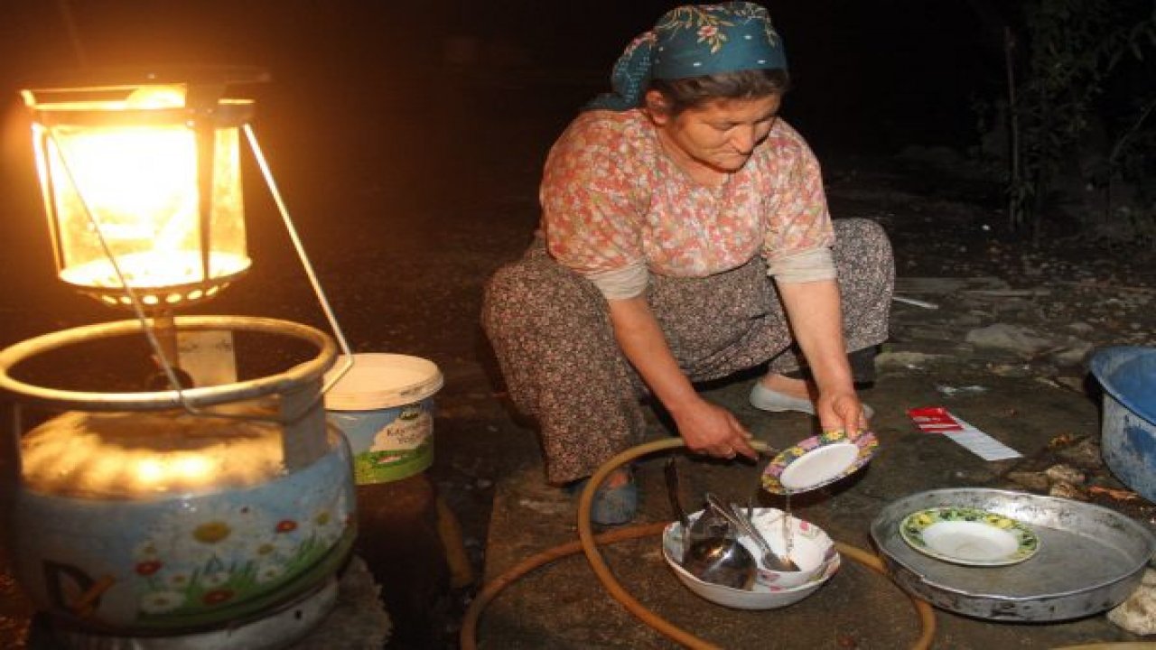 45 yıldır gecelerinin aydınlanmasını bekliyorlar