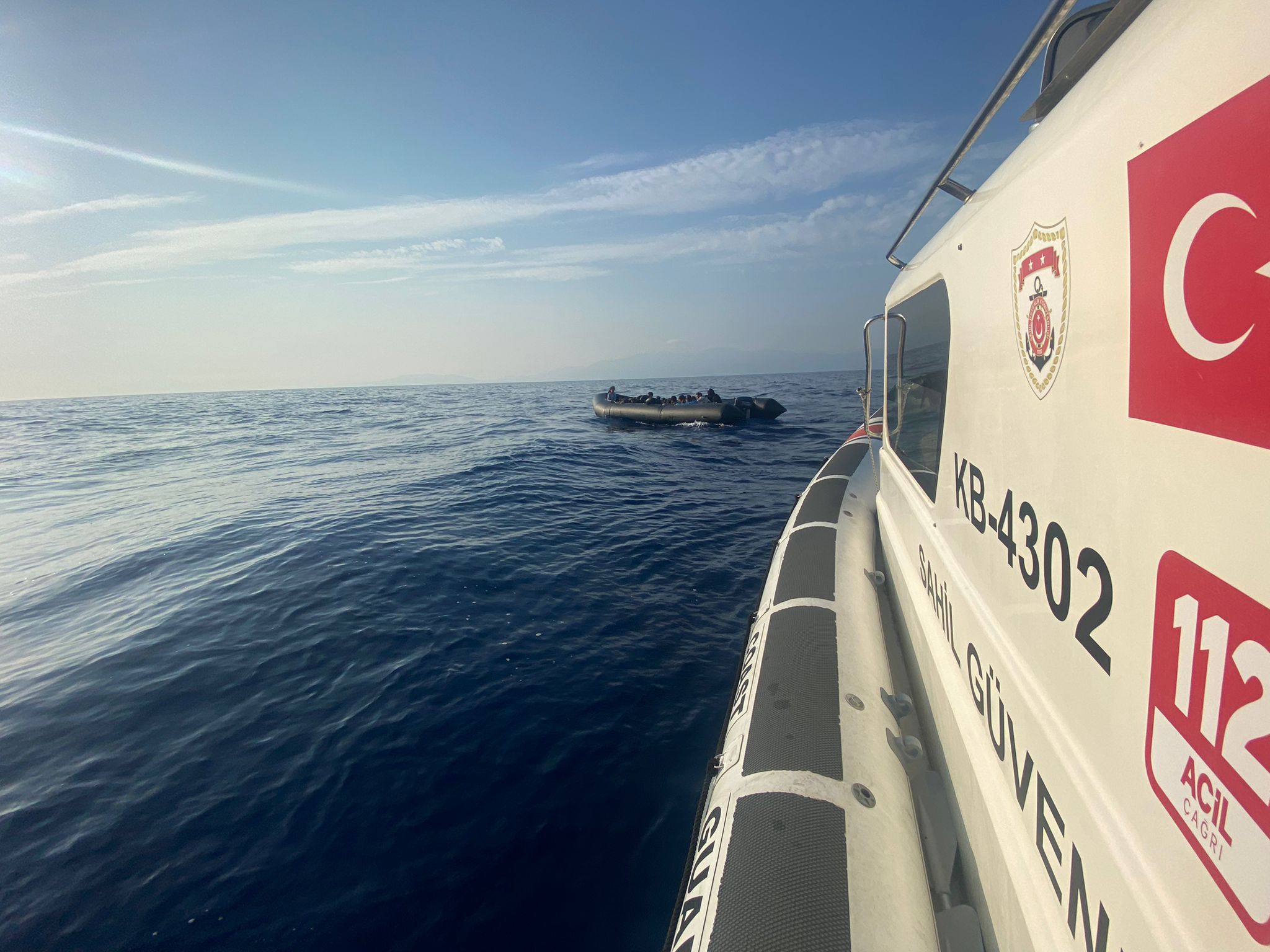 61 düzensiz göçmen kurtarıldı, 40 düzensiz göçmen yakalandı