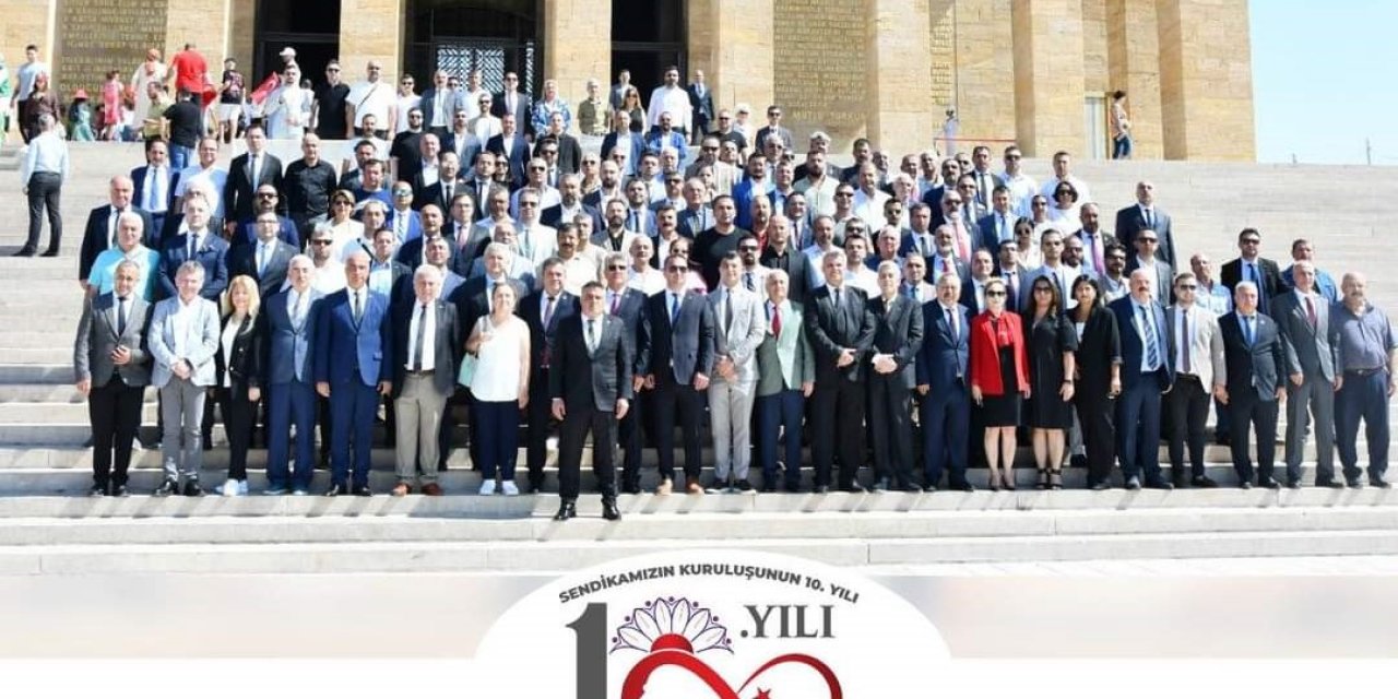 TÜM YEREL-SEN 10. KURULUŞ YILDÖNÜMÜNDE ATA’NIN HUZURUNA ÇIKTI